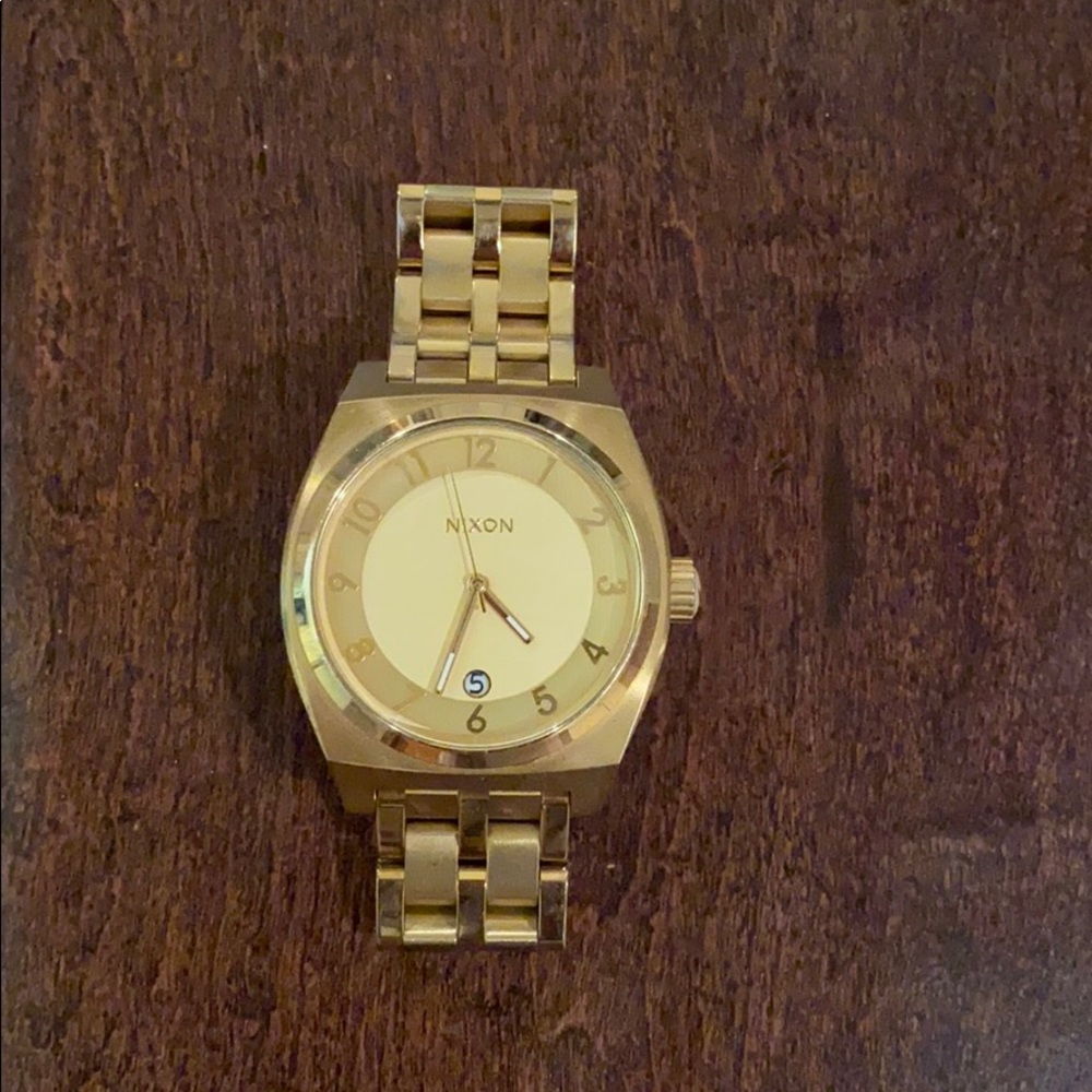 Nixon watch